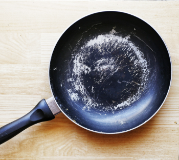 One Spatula… And Your Pan Starts Losing Its Power.